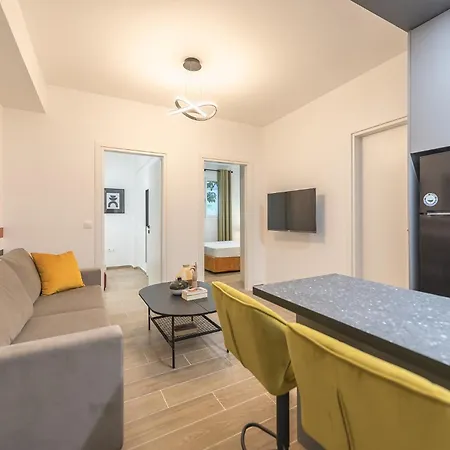 Cozy 2 Bedroom Flat At Mavili Square - Xenias * Athens